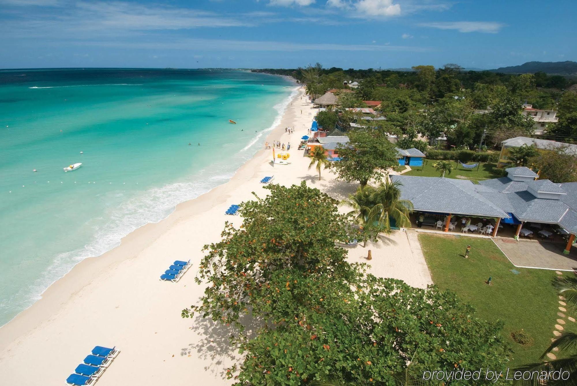 Grand Pineapple Beach Negril Hotell Exteriör bild