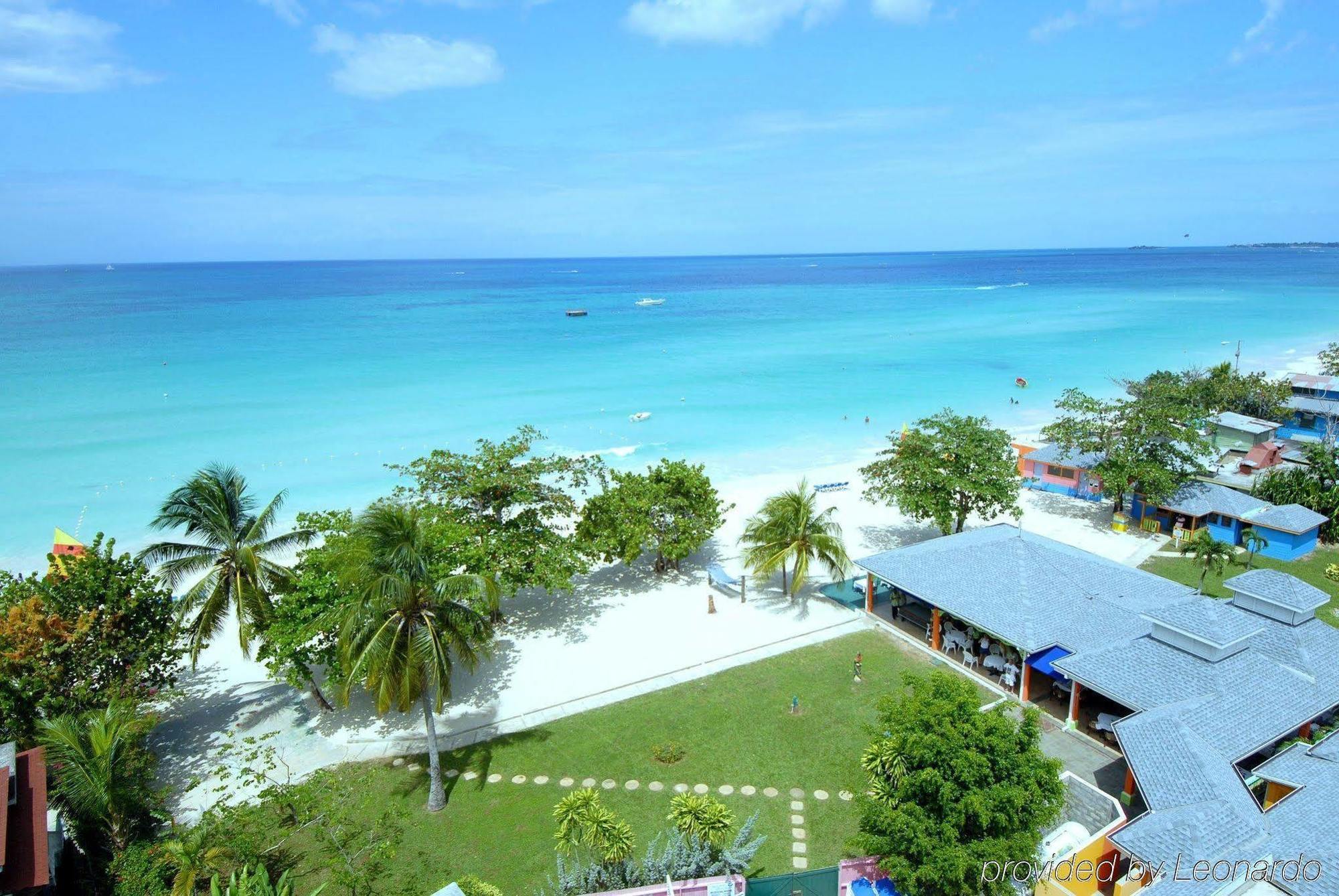 Grand Pineapple Beach Negril Hotell Exteriör bild